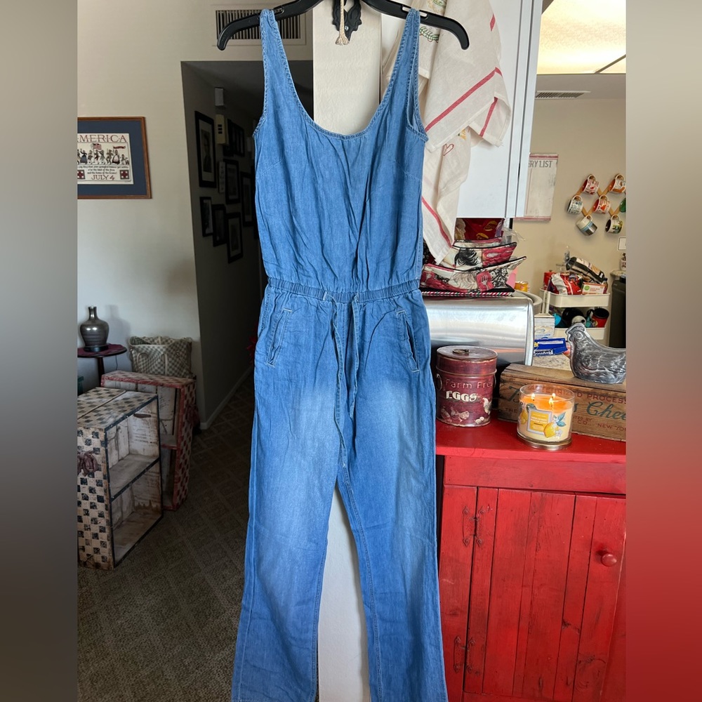 Amelia James new with tags light denim jumper. Size Small